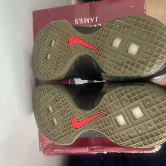 Lebron solder 10 - Picture 4 of 4